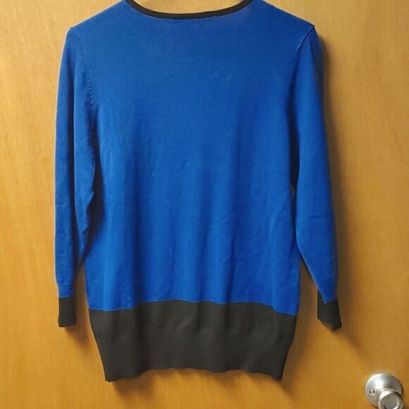 Valerie Steven's Womans Blue/Black Colorblock Sweater, Size Medium - Picture 5 of 5